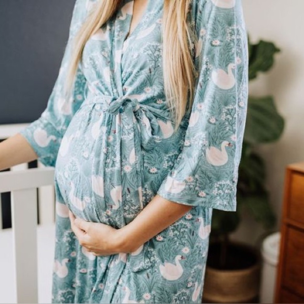 Milkmaid Goods Bamboo Maternity Robe Swan Print Large